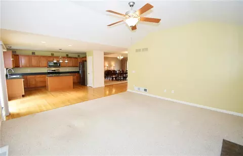 1012 Pondbrook Pt, Webster, NY 14580 photo 10