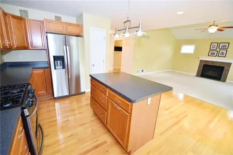 1012 Pondbrook Pt, Webster, NY 14580 photo 13