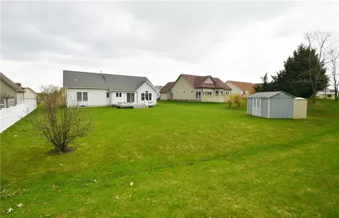 1012 Pondbrook Pt, Webster, NY 14580 photo 43