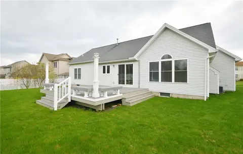 1012 Pondbrook Pt, Webster, NY 14580 photo 39