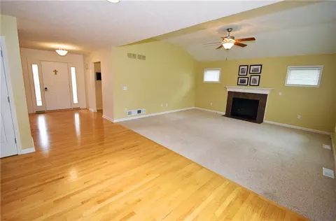 1012 Pondbrook Pt, Webster, NY 14580 photo 6