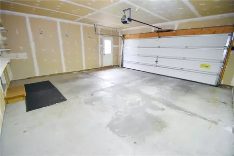 1012 Pondbrook Pt, Webster, NY 14580 photo 36