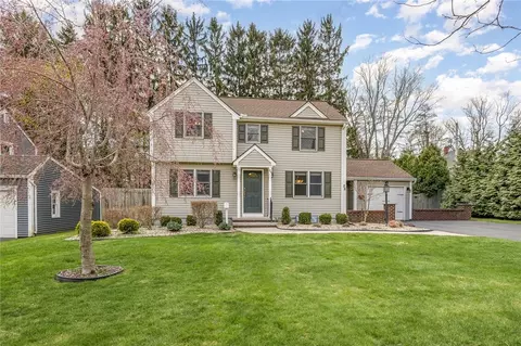 25 Pinecrest Dr, Irondequoit, NY 14617