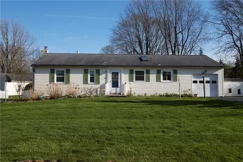 148 Fox Chapel Rd, Henrietta, NY 14467