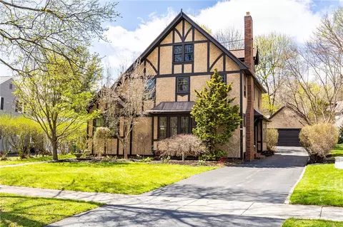151 Chadbourne Rd, Rochester, NY 14618