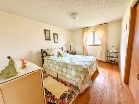 Bedroom - 8092 E Main Rd, Le Roy, NY 14482 photo 5 of 6