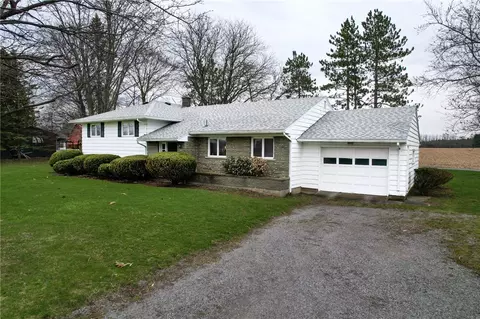 Exterior - 8092 E Main Rd, Le Roy, NY 14482 photo 2 of 6