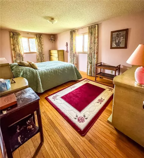 Bedroom - 8092 E Main Rd, Le Roy, NY 14482 photo 3 of 6