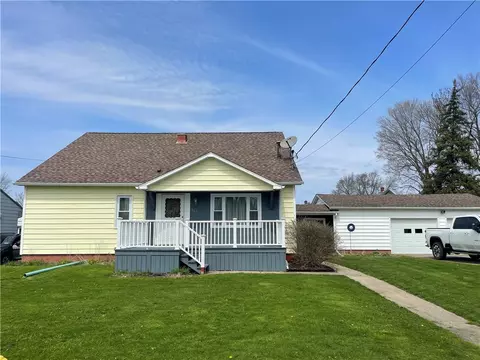 112 Elwood Ave, Ridgeway, NY 14103