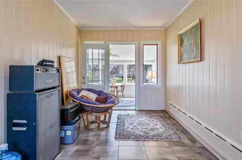 Entry Way - 43 Silverdale Dr, Irondequoit, NY 14609 photo 4 of 4