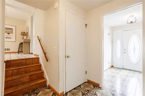 Entry Way - 2134 Rush Mendon Rd, Rush, NY 14543 photo 6 of 7