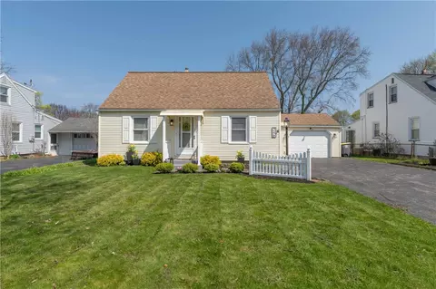 246 Desmond Rd, Greece, NY 14616