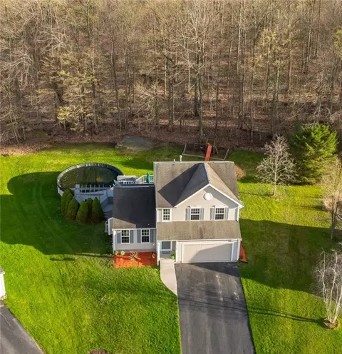 3216 Holly Cres, Macedon, NY 14502