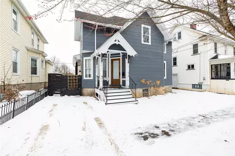 27 W Gibson St, Canandaigua, NY 14424