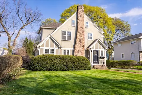 280 Yarmouth Rd, Rochester, NY 14610