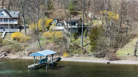 1700 Log Cabin Rd, Torrey, NY 14527