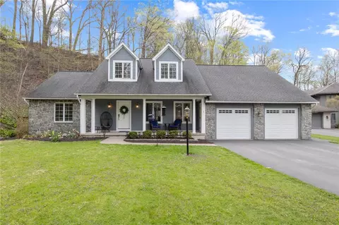 9 Falls View Ln, Rochester, NY 14625