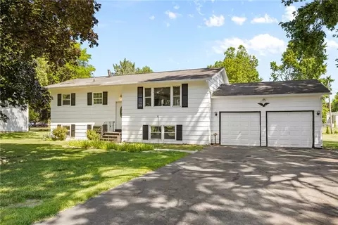 22 Watch Hill Dr, Chili, NY 14624