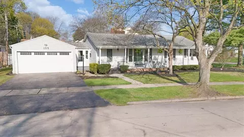 155 Meadow Dr, Rochester, NY 14618