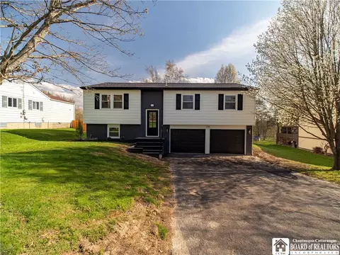 224 Valleyview Ave, Jamestown, NY 14701