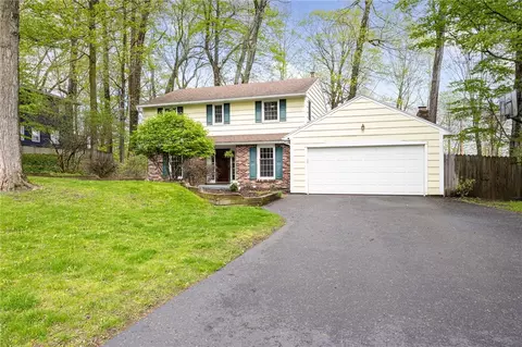 40 Clarkes Xing, Perinton, NY 14450
