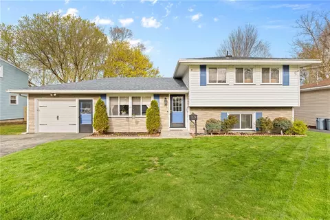 49 Chad Cir, Greece, NY 14616