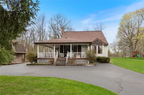 5995 Lanson Rd, Ontario, NY 14519