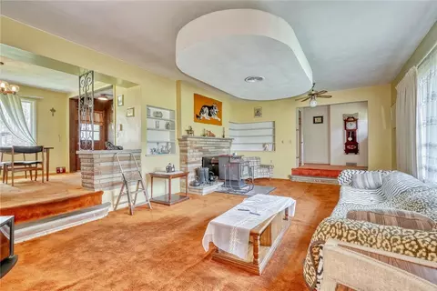 Living - 1322 Hatch Rd, Webster, NY 14580 photo 2 of 5