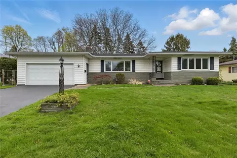 110 Hillview Dr, Irondequoit, NY 14622