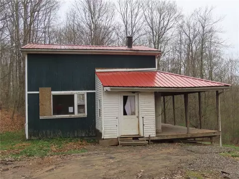 2701 Apple Tree Rd, Clarksville, NY 14715