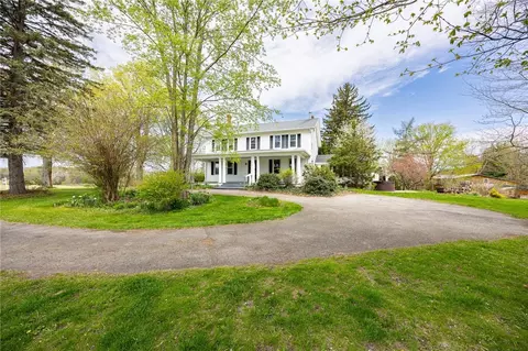 2414 Daansen Rd, Palmyra, NY 14522