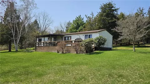 18 Red Cedar Ln, Starkey, NY 14837