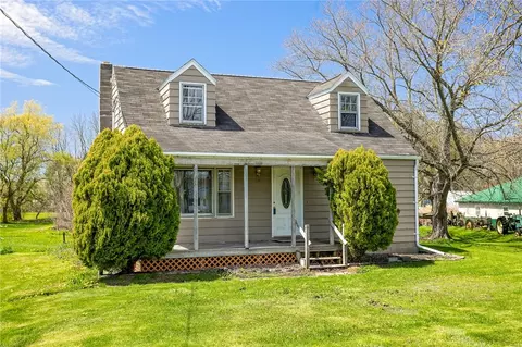 6972 Cole Rd, Le Roy, NY 14482
