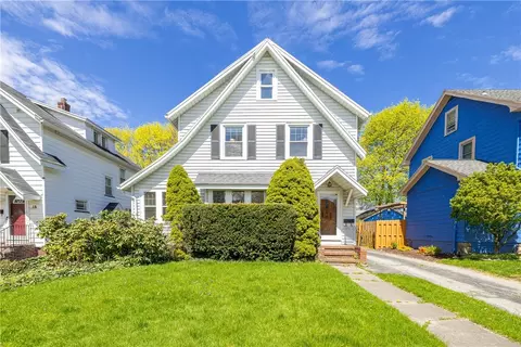 22 Colebourne Rd, Rochester, NY 14609
