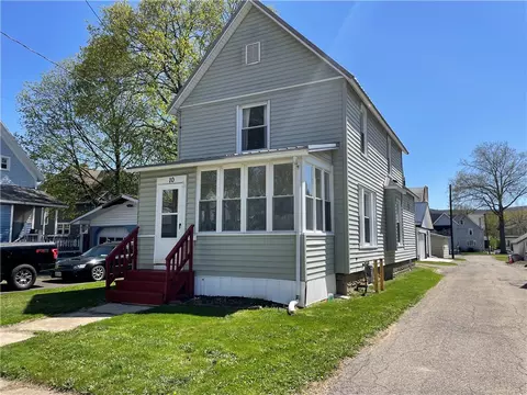 10 Elm St, Corning, NY 14830