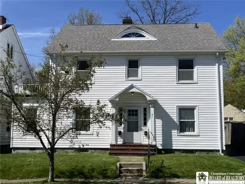 31 Falconer St, Jamestown, NY 14701