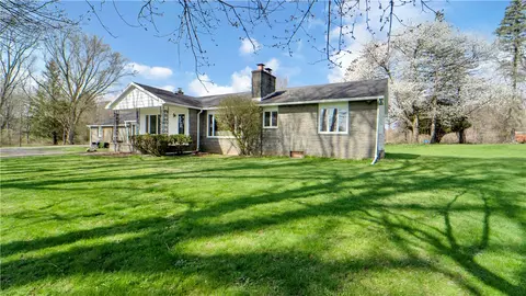1983 Gloria Dr, Fairport, NY 14450