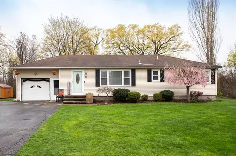 41 Crest Hill Dr, Gates, NY 14624