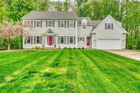 471 Sandystone Cir, Webster, NY 14580