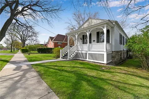410 N Main St, Canandaigua, NY 14424