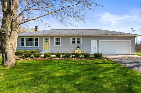 17097 Ridge Rd, Murray, NY 14470
