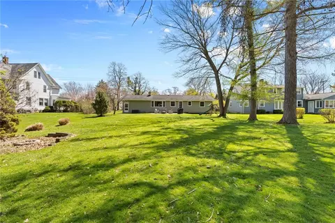 Exterior - 435 Bay View Rd, Irondequoit, NY 14609 photo 8 of 9