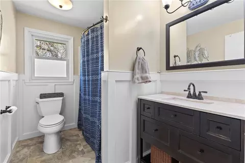 Bath - 435 Bay View Rd, Irondequoit, NY 14609 photo 1 of 1