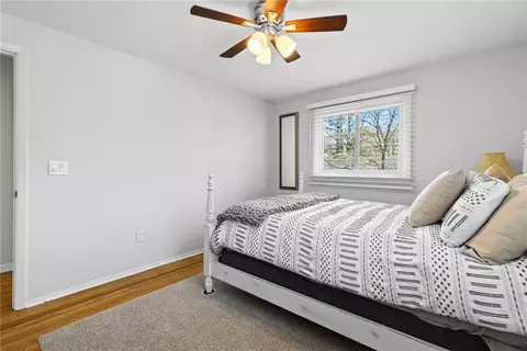 Bedroom - 435 Bay View Rd, Irondequoit, NY 14609 photo 2 of 6