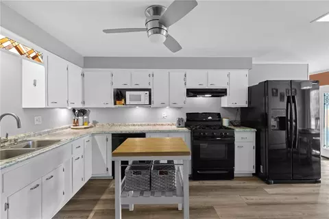 Kitchen - 435 Bay View Rd, Irondequoit, NY 14609 photo 3 of 5