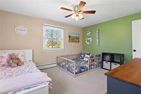 Bedroom - 435 Bay View Rd, Irondequoit, NY 14609 photo 4 of 6