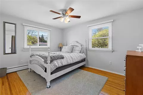 Bedroom - 435 Bay View Rd, Irondequoit, NY 14609 photo 1 of 6