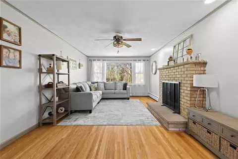 Living - 435 Bay View Rd, Irondequoit, NY 14609 photo 3 of 3