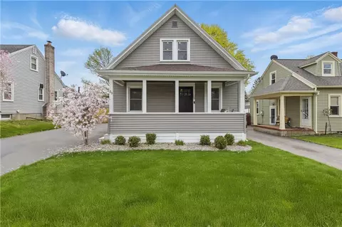 39 Salem Rd, Irondequoit, NY 14622 photo 2