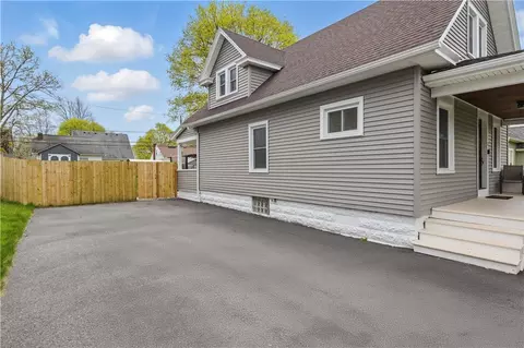 39 Salem Rd, Irondequoit, NY 14622 photo 5